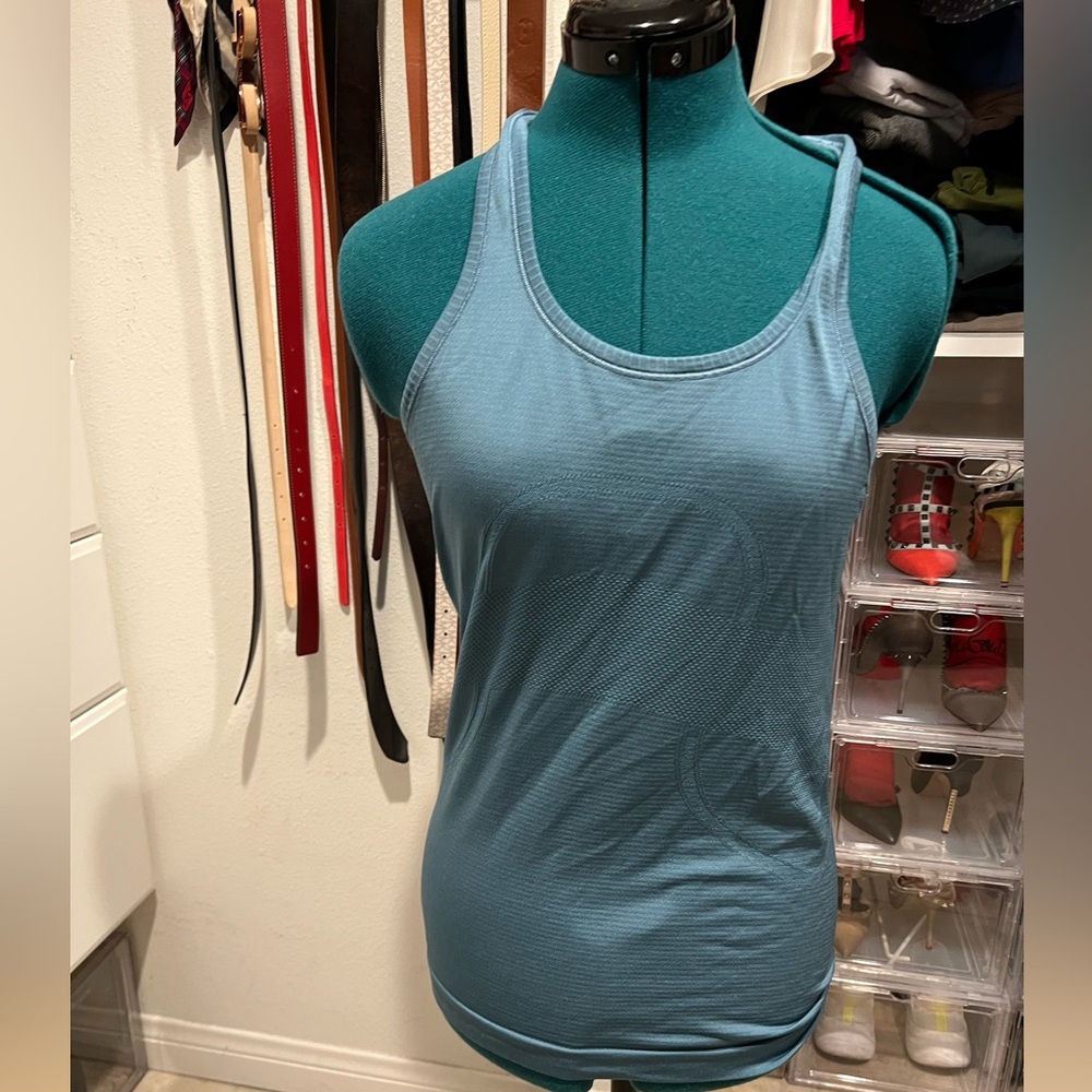 Lululemon Swiftly Tech  Tank Size 6 Aqua Green